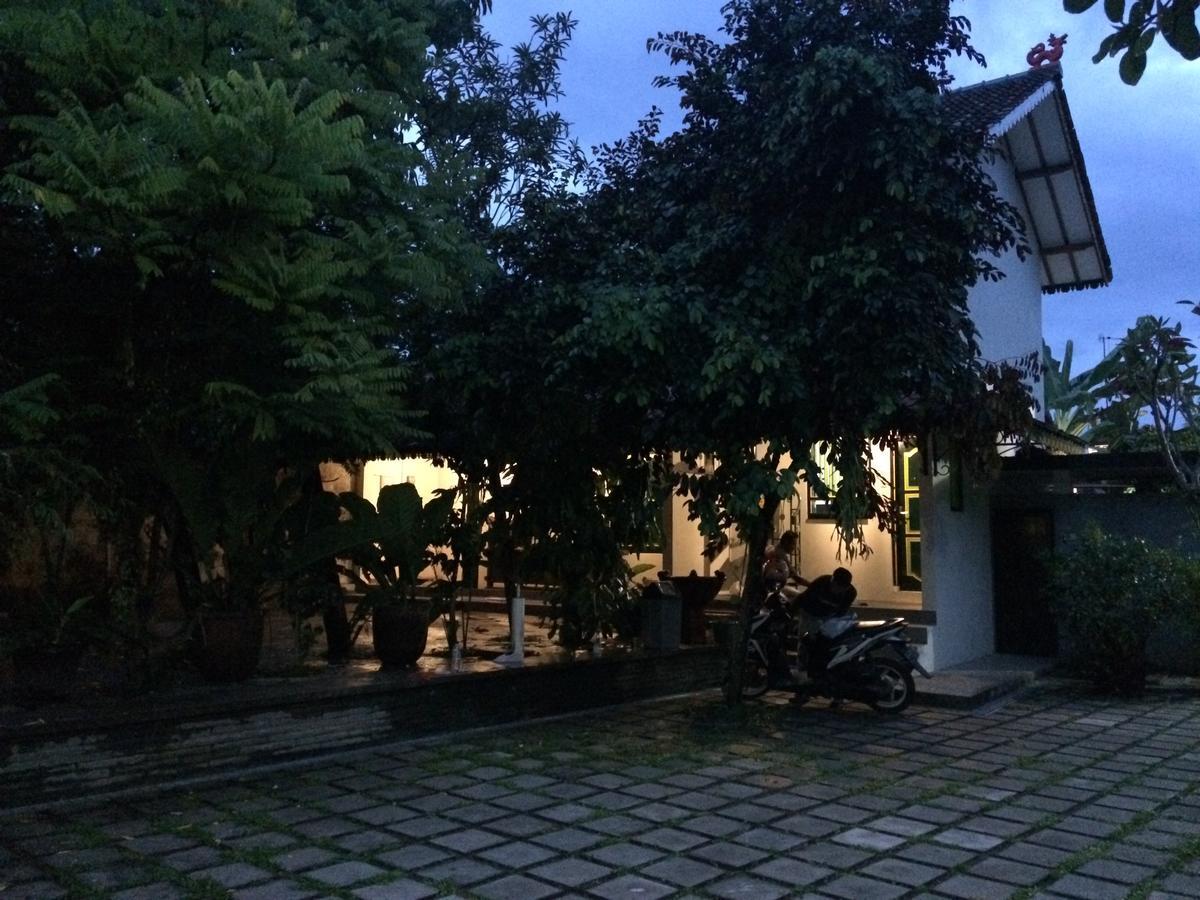 Sonosewu Guesthouse Yogyakarta Dış mekan fotoğraf
