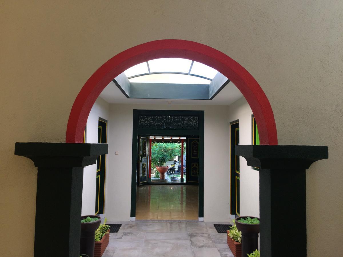 Sonosewu Guesthouse Yogyakarta Dış mekan fotoğraf