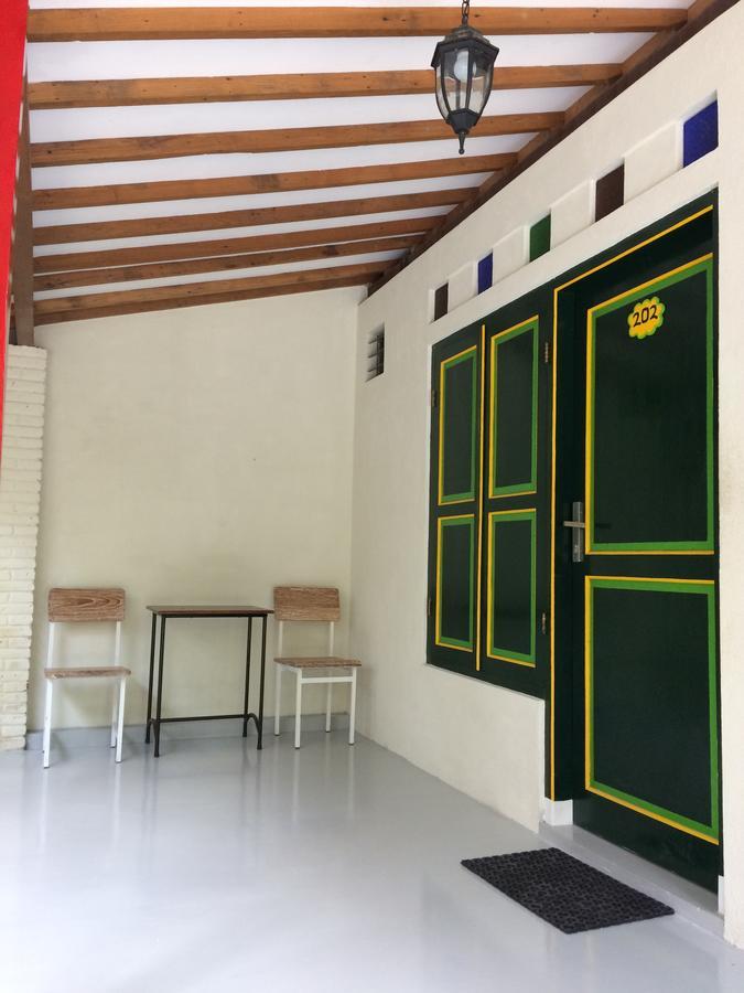 Sonosewu Guesthouse Yogyakarta Dış mekan fotoğraf
