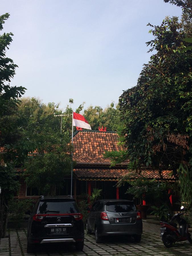 Sonosewu Guesthouse Yogyakarta Dış mekan fotoğraf