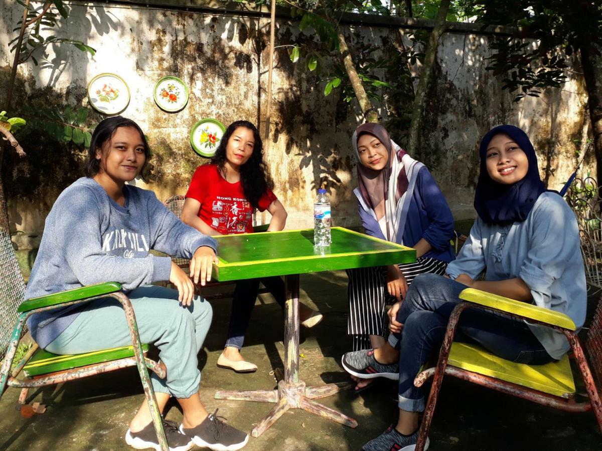 Sonosewu Guesthouse Yogyakarta Dış mekan fotoğraf