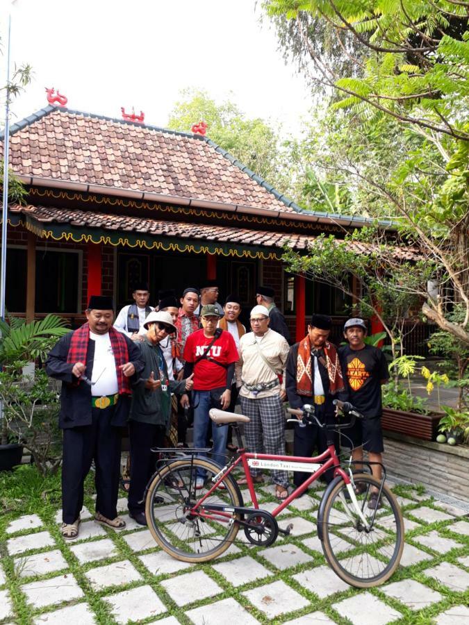 Sonosewu Guesthouse Yogyakarta Dış mekan fotoğraf