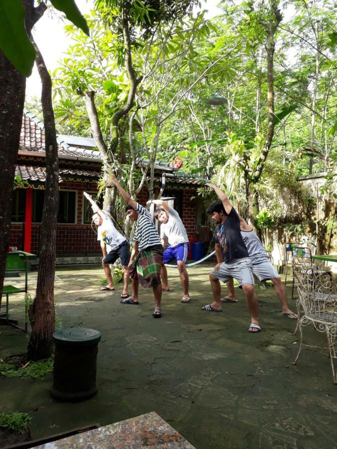 Sonosewu Guesthouse Yogyakarta Dış mekan fotoğraf
