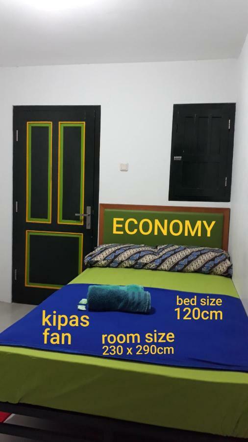 Sonosewu Guesthouse Yogyakarta Dış mekan fotoğraf