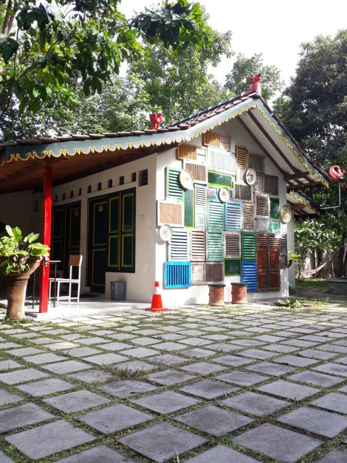 Sonosewu Guesthouse Yogyakarta Dış mekan fotoğraf