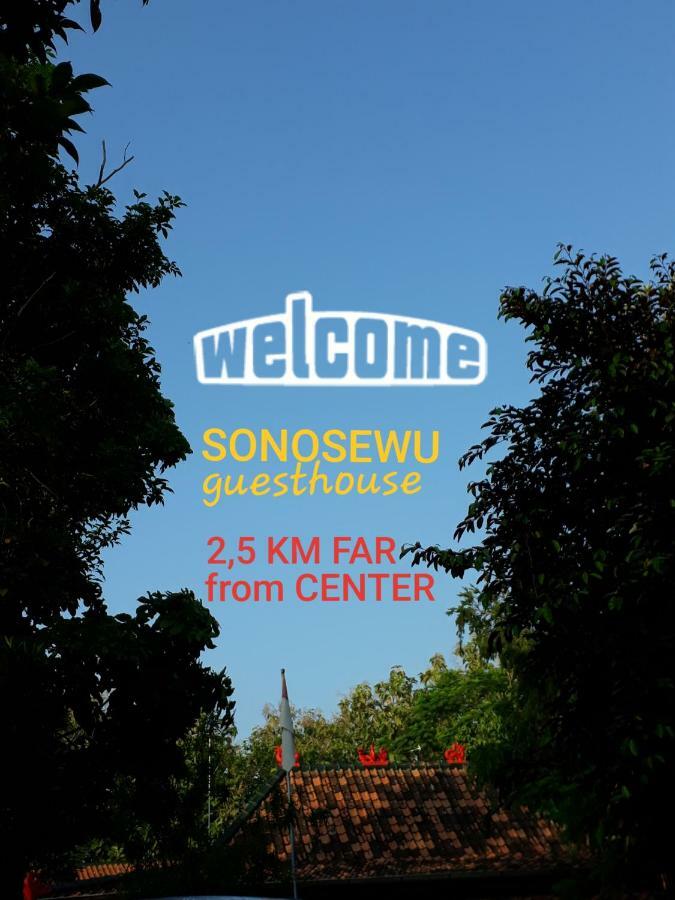 Sonosewu Guesthouse Yogyakarta Dış mekan fotoğraf